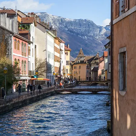 Les Loges Annecy Vieille Ville-3