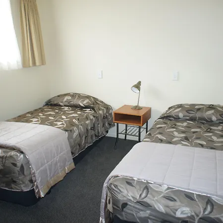 Bks Egmont Motor Lodge-2
