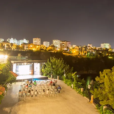 Falcon Hotel-2