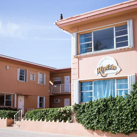 Riptide Oceanfront Hotel-2
