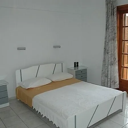 La Luna Apartments-3