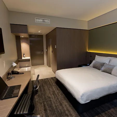 The Glen Hotel And Suites-3