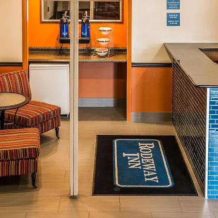 Rodeway Inn Muskegon Airport-2