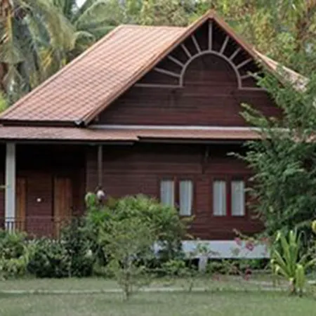 Coral Hotel Bangsaphan-2