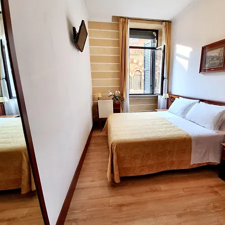 Hotel Aurora-2