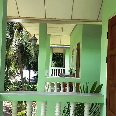 Rattana Guesthouse & Bungalow-2
