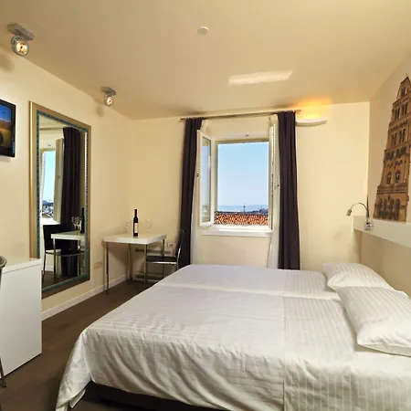 La Porta Luxury Rooms-2