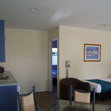 Barringtons Motor Lodge-2