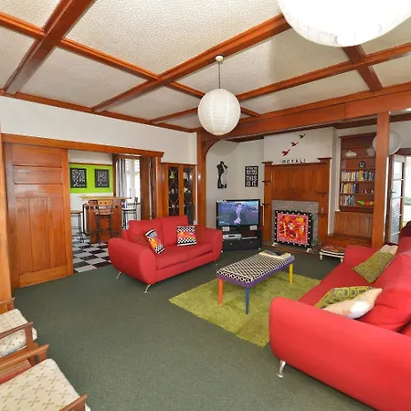 Ducks & Drakes Boutique Motel & Backpackers-2