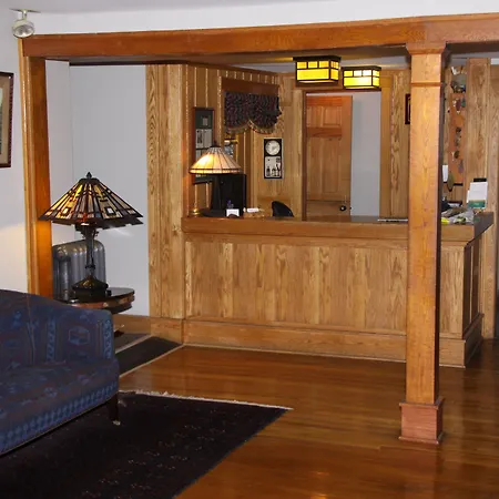 Friends Lake Inn-2