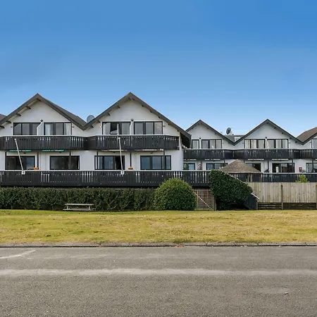 Le Chalet Suisse Motel Taupo-3