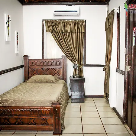 Ara Ambigua Lodge-2