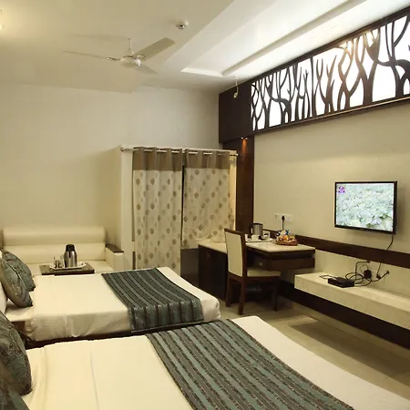 Hotel Emerald-2