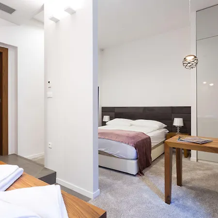 Starlight Luxury Rooms-3