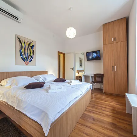 Marmontova Luxury Rooms-2
