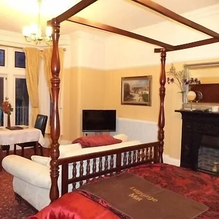 Britten House-3