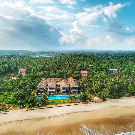 Sri Sharavi Beach Villas & Spa - With 43 Metre Saltwater Infinity Pool-2