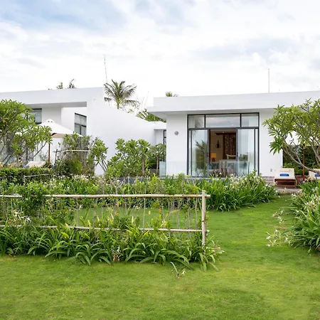 Cam Ranh Riviera Beach Resort & Spa-3