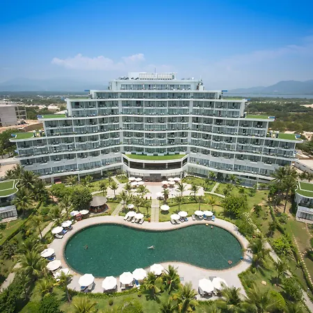 Cam Ranh Riviera Beach Resort & Spa-3