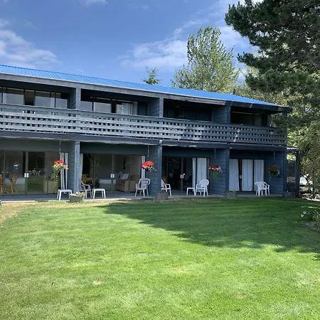 Sand Pebbles Inn-2