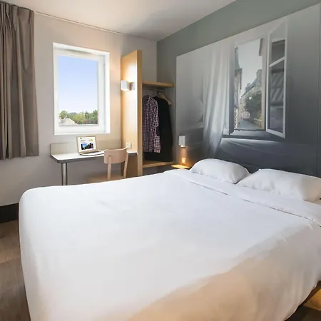 B&B Hotel Villeneuve Loubet Plage-3