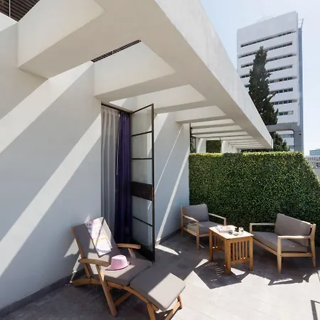 Lily & Bloom Boutique Hotel-3