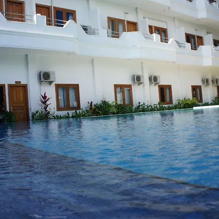 Sylvia Hotel Maumere-3