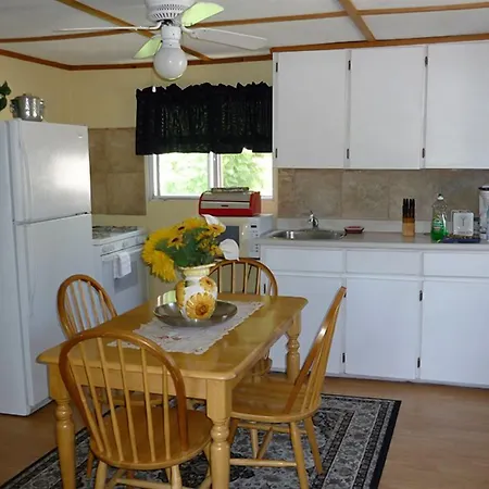 Silver Springs Cottage Resort-2