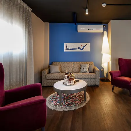 Play Seaport Suite Hotel Tlv-2