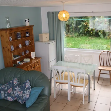 Freshwater Bay Holiday Cottages-2