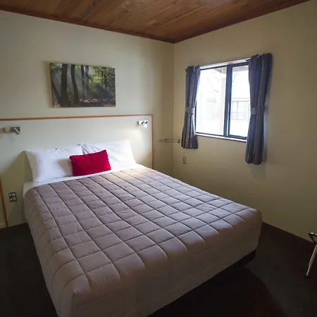 Pinewood Motels-3