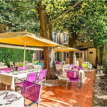 Logis Hotel Restaurant Residence-3