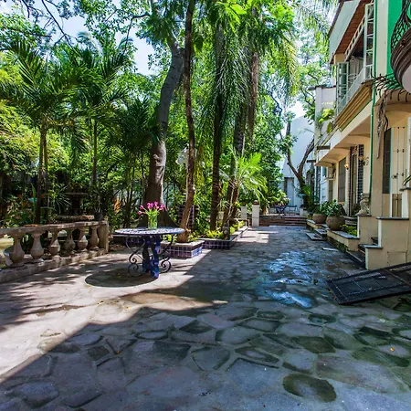 Garlands Del Rio Riverside Boutique Hotel-2