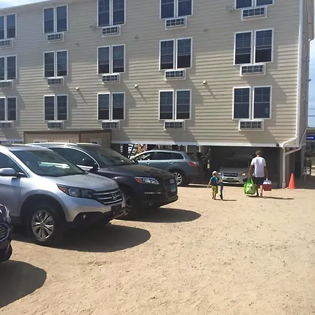 Misquamicut Beach Front Inn-3