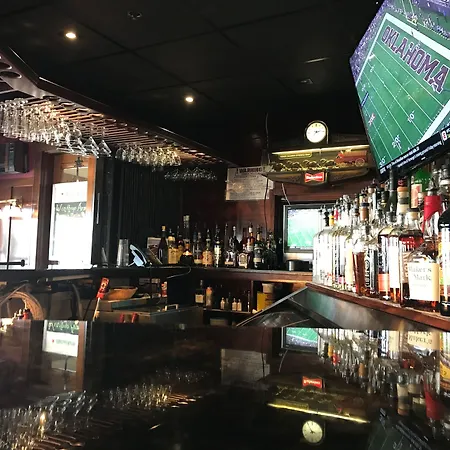 Winthrop Arms Hotel Restaurant Logan Airport-3
