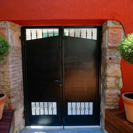 Boutique Guest Accommodation Zephyrus-3