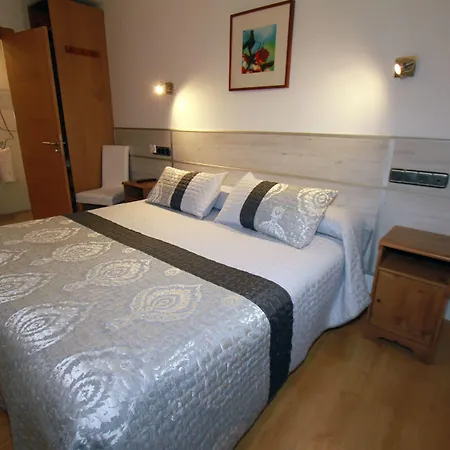 Pensión Irune by Vivere Stays-2