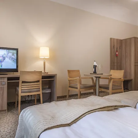 Hotel Cesarskie Ogrody-3