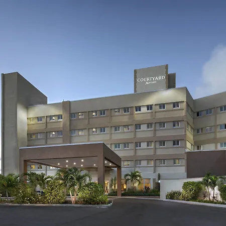 Courtyard By Marriott Nassau Downtown/Junkanoo Beach-2