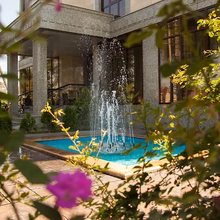Discovery Hotel-2