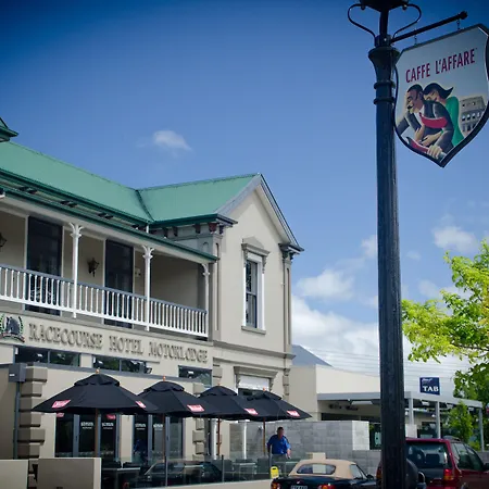 Racecourse Hotel And Motor Lodge-2