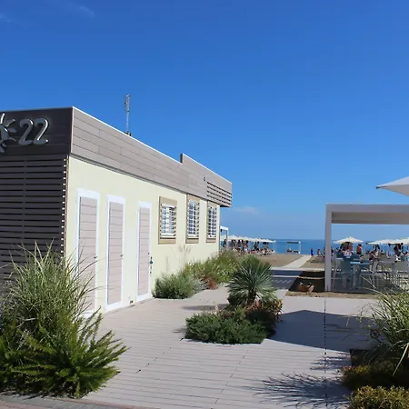 Hotel Liberty Beach - Parking & Beach-3