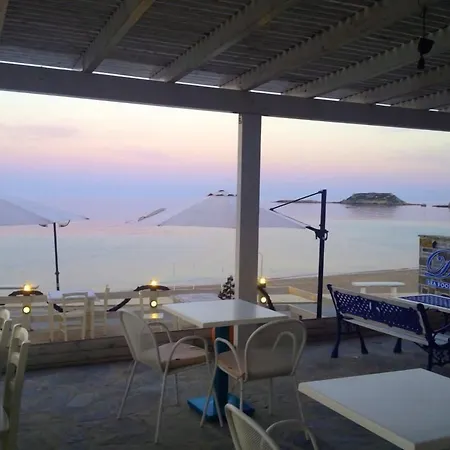 Delfini Beach Hotel&Suites-3