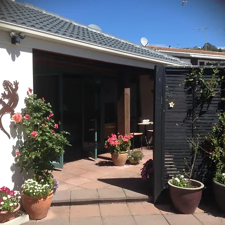 Cave Rock Guest House-2
