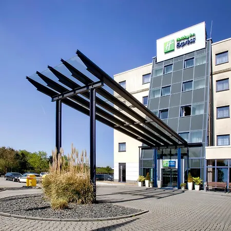 Holiday Inn Express Frankfurt Airport By Ihg-3