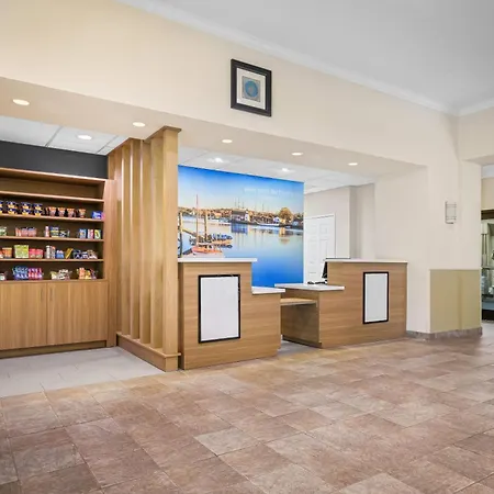 La Quinta By Wyndham Stonington-Mystic Area-2