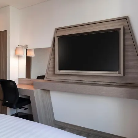 Hampton By Hilton Cartagena-3