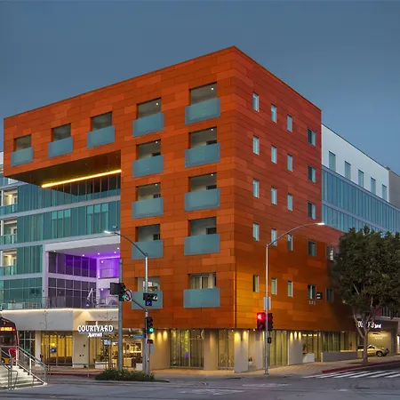 Courtyard By Marriott Santa Monica-3