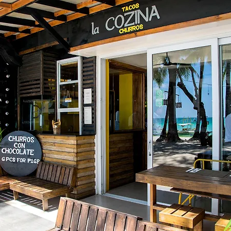 Zuzuni Boutique Hotel-3