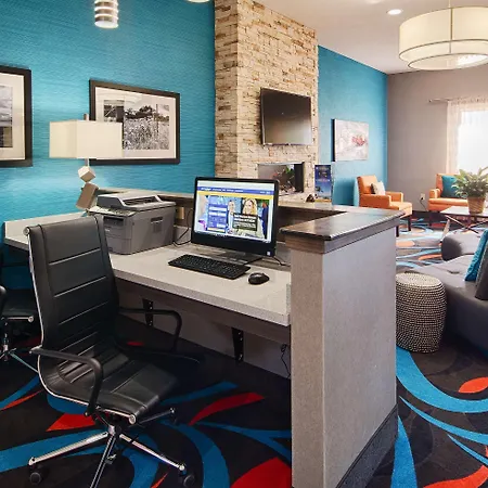 Best Western Plus Lonestar Inn & Suites-2
